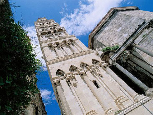 Башня собора Домниус